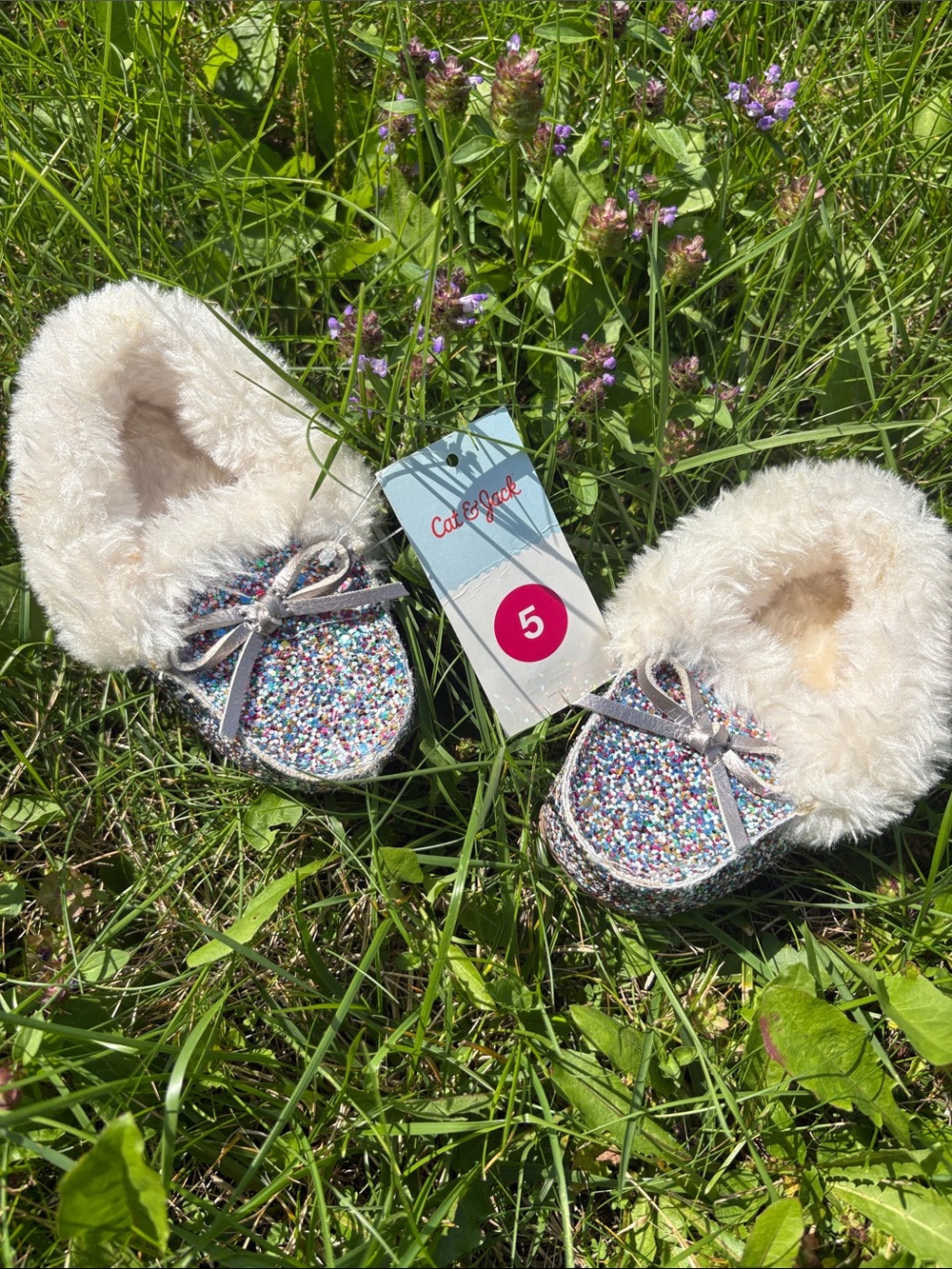 Cat & Jack Kids' Cream Faux-Fur Lined Glitter Moccasin Slippers - Size 5